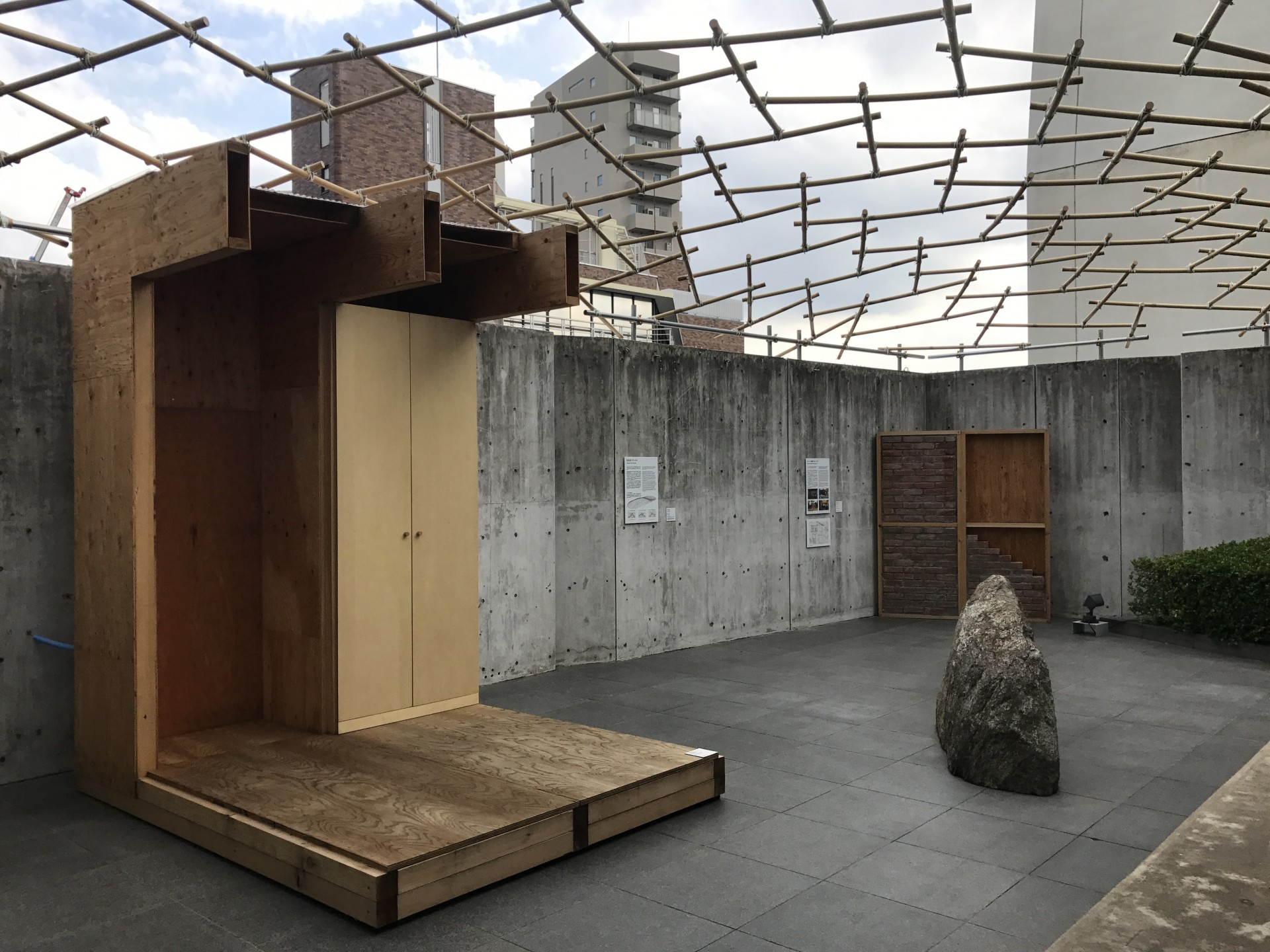 Totoギャラリー 間で国内外で活躍する建築家 坂茂の進行中のプロジェクトを追う展覧会が開催中 Casa