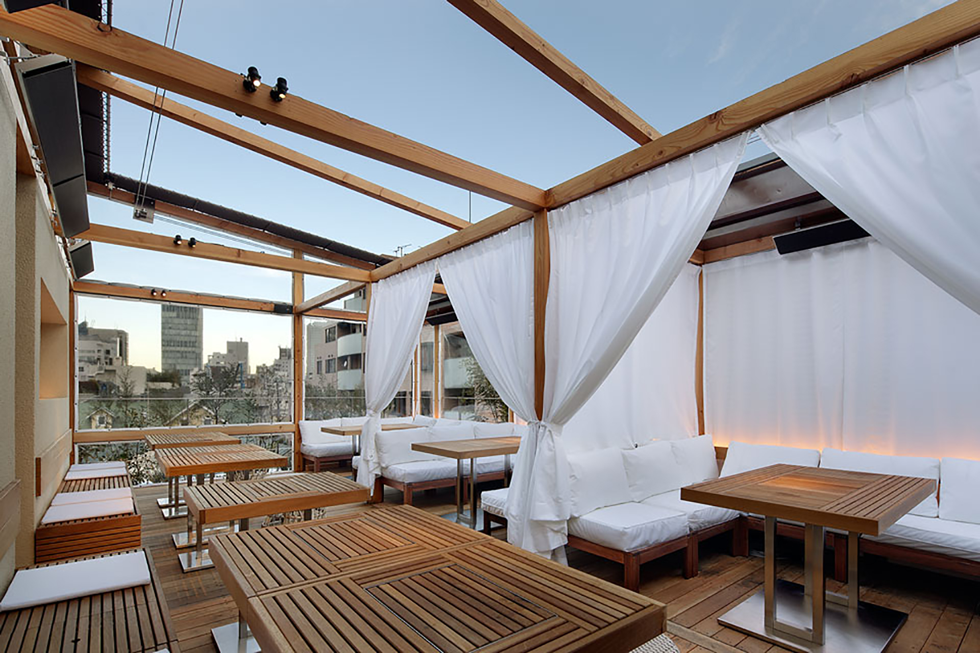 東京 青山でスノーピークによるグランピング体験ができる Snow Peak Glamping Open Air Restaurant Casa