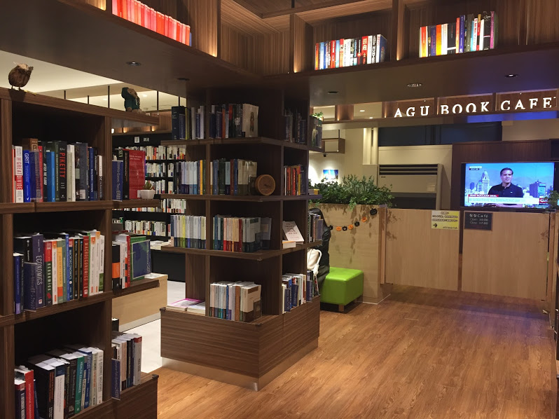 AGU Book Cafe洋書ブース