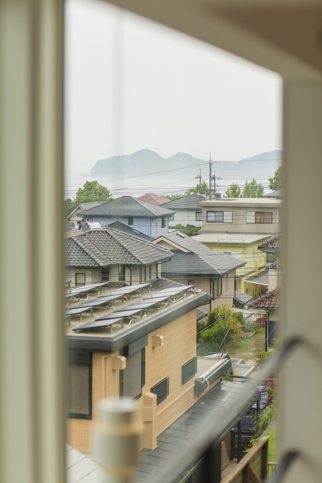 窓からのぞく風景もインテリアに。季節を取り込む松浦伸一郎が手掛けた「借景の家」 casa