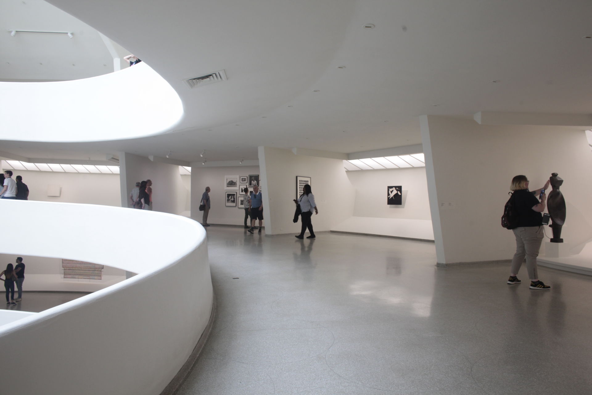 フランク ロイド ライトによる ソロモン R グッゲンハイム美術館 で体験する空間とアート Casa