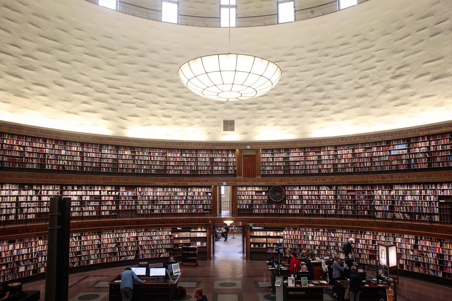 グンナール・アスプルンドが手掛けた美しすぎる図書館「ストックホルム市立図書館」