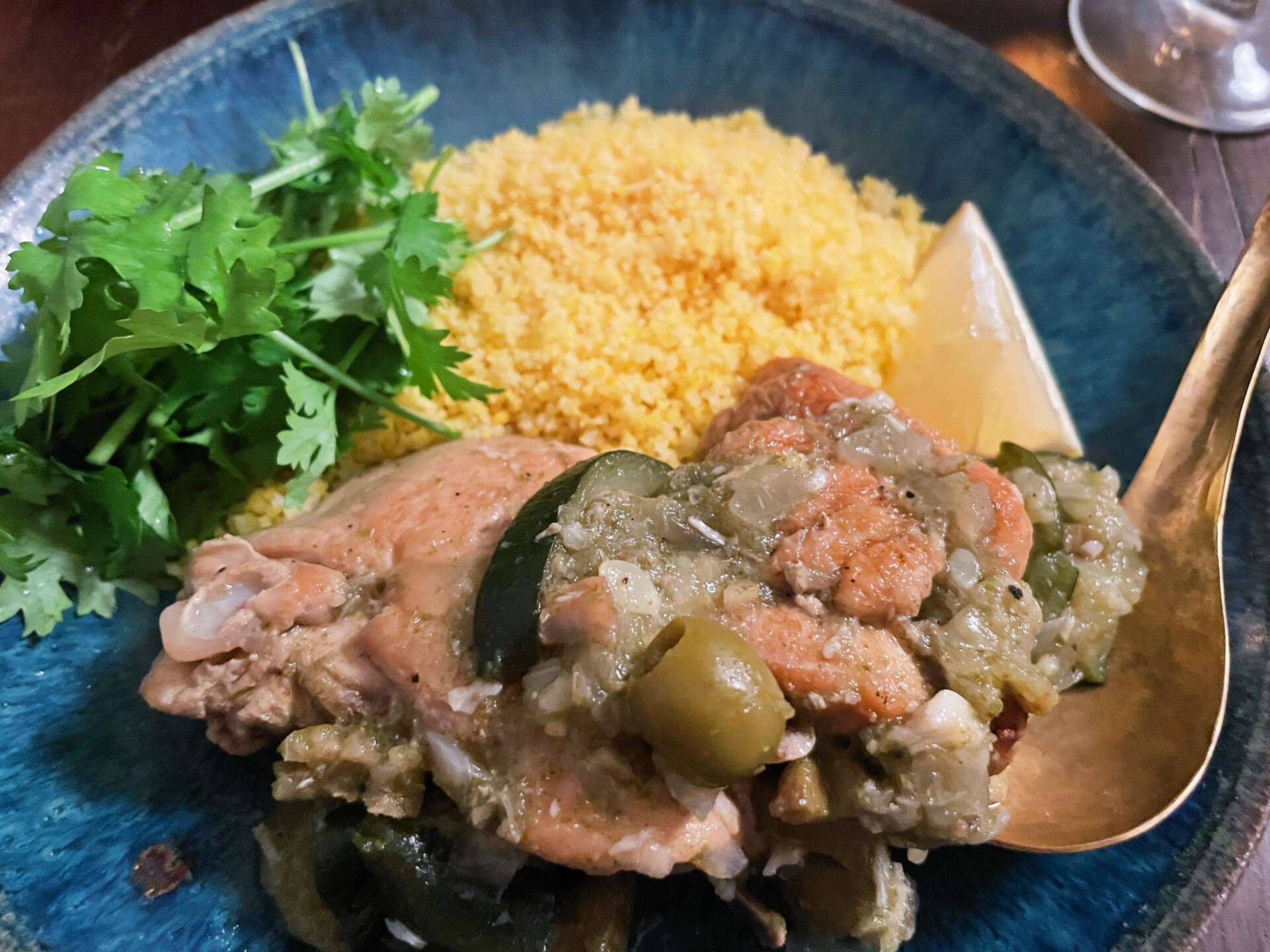 ちょっとしたおもてなしにも パクチーと鶏モモ肉でつくるペルーの伝統料理 セコ デ カルネ Casa