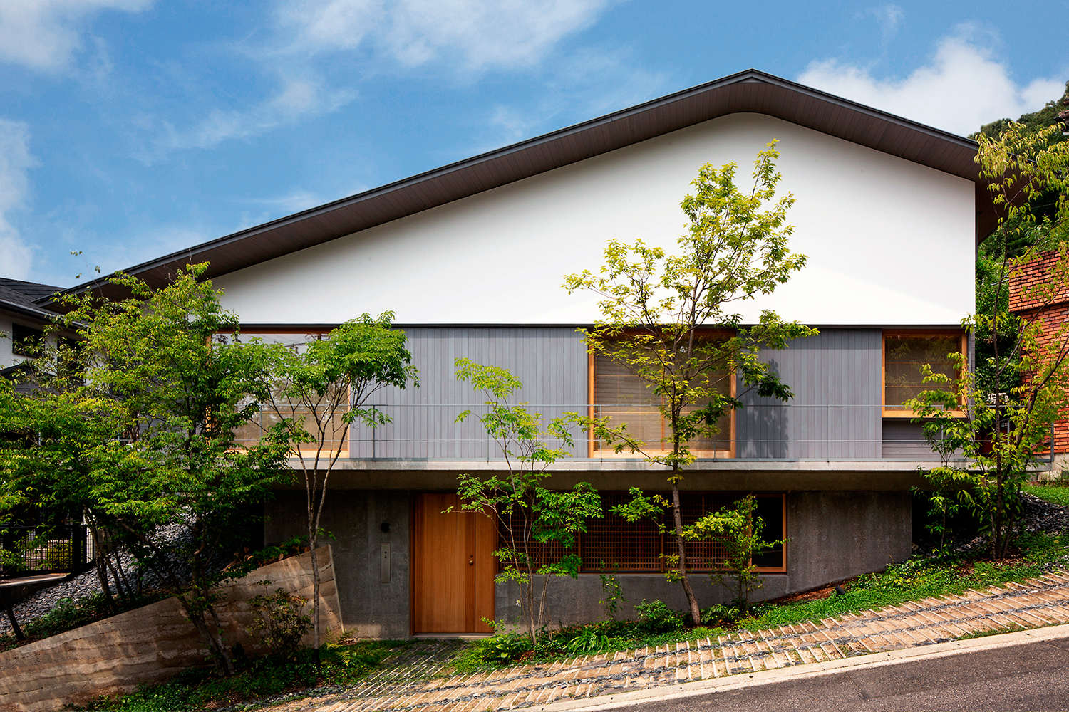 建築家・手嶋保による、周辺環境を最大限に活かした豊かな住まい「藤巻町の家」
