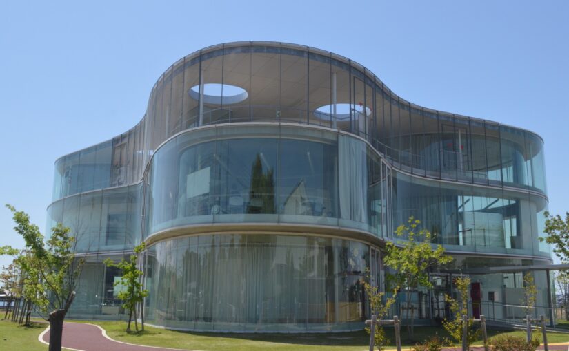 谷口吉生の美しい美術館や山本理顕の最新建築まで。愛知県にある有名建築家が手掛けた美しい建築作品10選