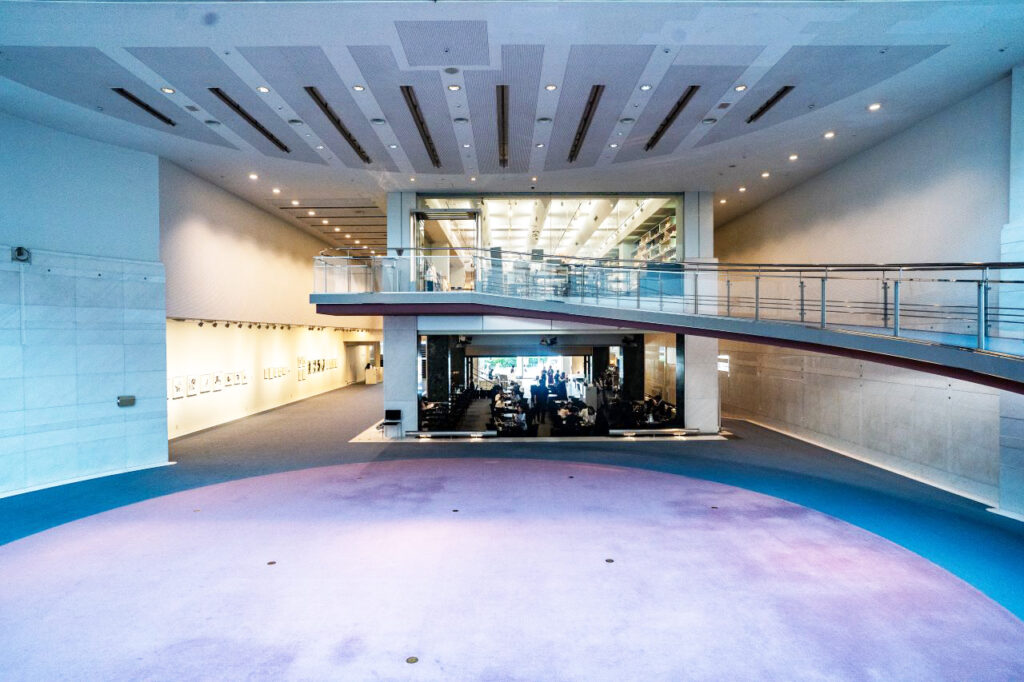 プリツカー賞受賞建築家・槇文彦の代表作!東京・青山の「スパイラル」で生活とアートの融合を体験する - #casa