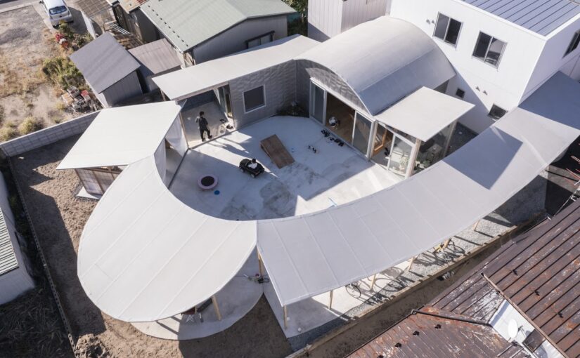 街の余白を暮らしに取り込む──建築家・工藤浩平が手掛けた「鳥海邸」