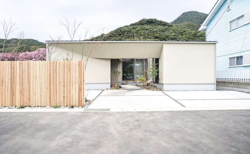 建築家が手がけた、ジャパンディライクなインテリアも美しい、緑に囲まれた環境にある平屋の住まい
