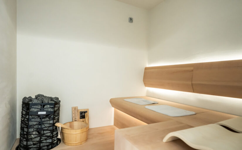 暮らしに寄り添う機能美と、非日常の癒しが共存する建築家が手がけたサウナ付きの平屋 暮らしに寄り添う機能美と、非日常の癒しが共存する建築家が手がけたサウナ付きの平屋