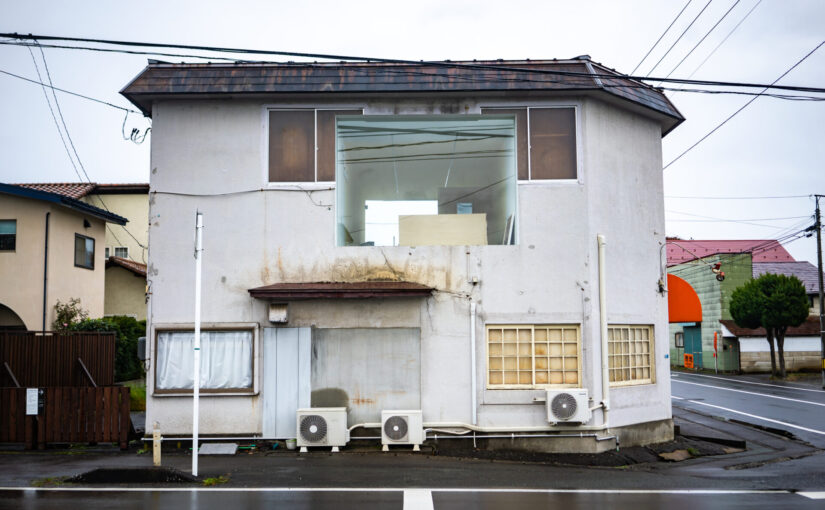 目[mé]が空き家そのものをアートにした十和田市現代美術館「スペース（space）」