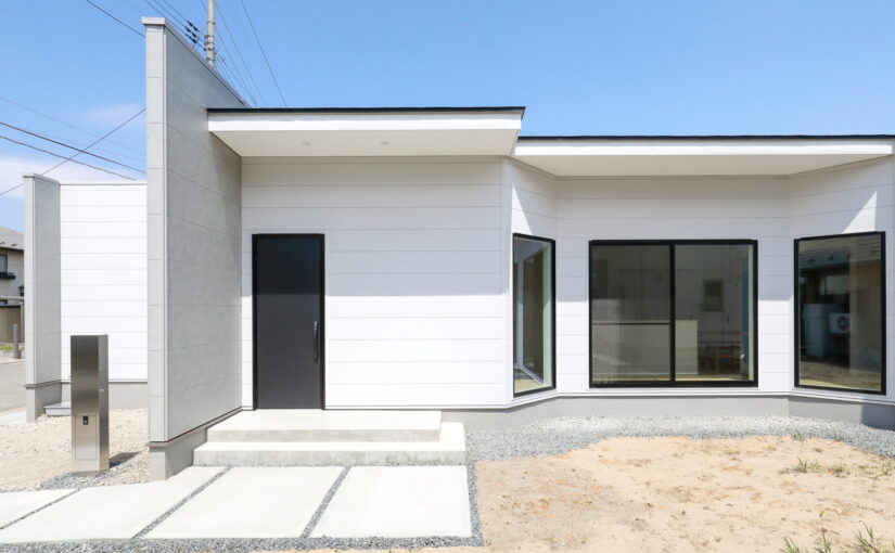 ひとつながりの心地よさで、暮らしを「解く家」は建築家による内に開いた平屋の住まい。