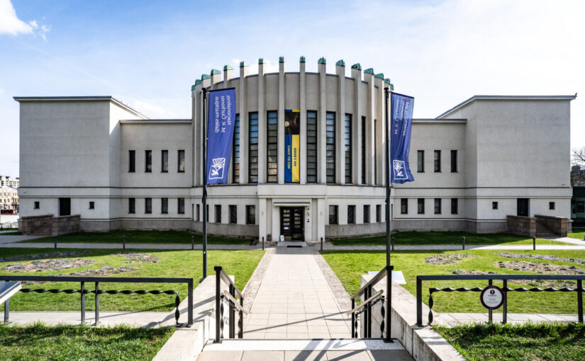 カウナスの至宝「国立チュルリョーニス美術館」 3人の建築家が描いた、リトアニア・モダニズムの結晶