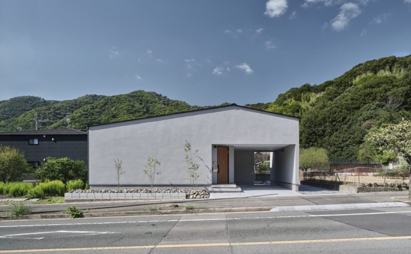 中庭を中心に家族の時間が輝き続ける、建築家が手がけた平屋の住まい「ever」