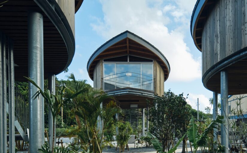 SANU × SUEP. のタッグで奄美大島の風土に応答する建築「ARC」が完成！