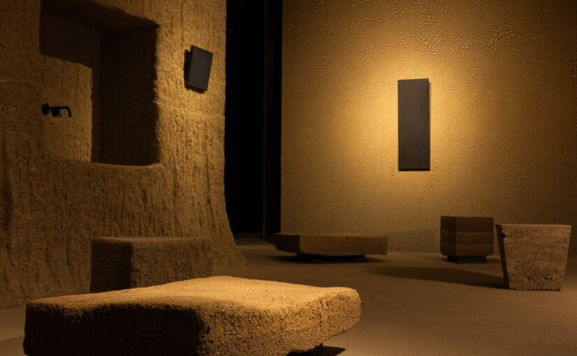 淡路島の土から生まれる家具ブランド「TSUCHI」が誕生！展覧会「LAND/TRACE – 大地のプロダクト展 -」を開催！