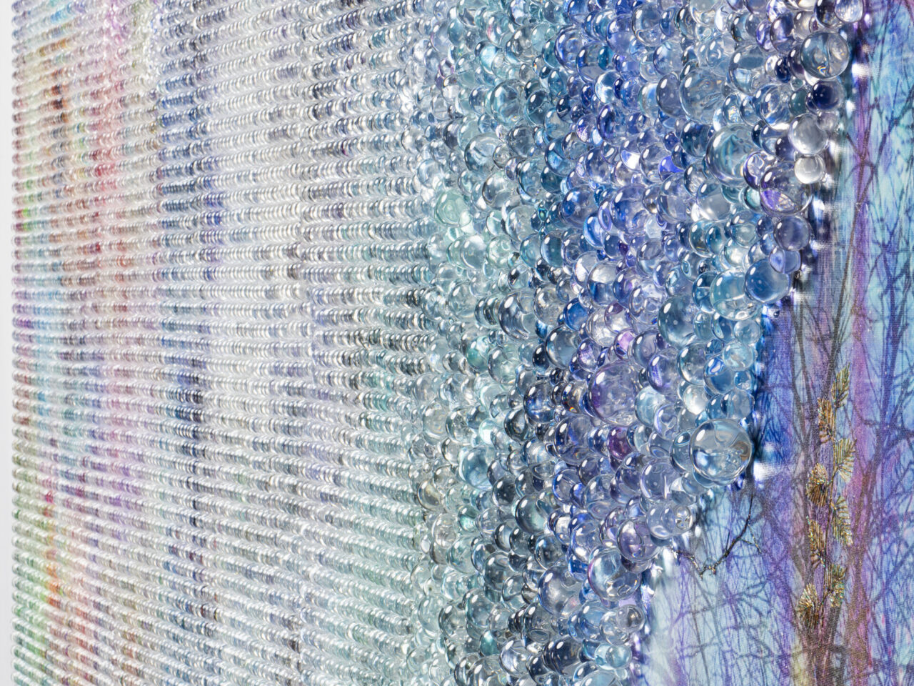 美術家の清川あさみと彫刻家の名和晃平による二人展「Invisible Garden」